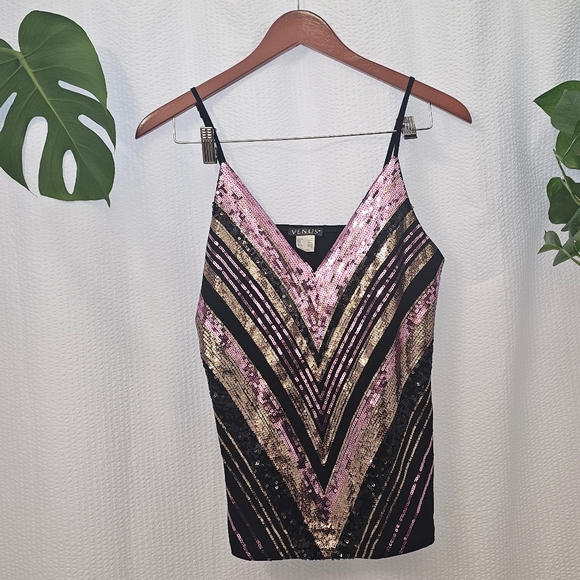 VENUS Tops - Venus Sequin Chevron Top Size M